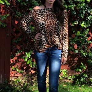 Long sleeve leopard print top